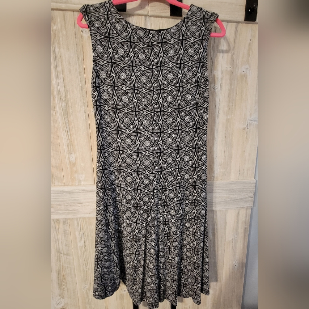 Fully lined sheath dress, flare bottom - Sz M